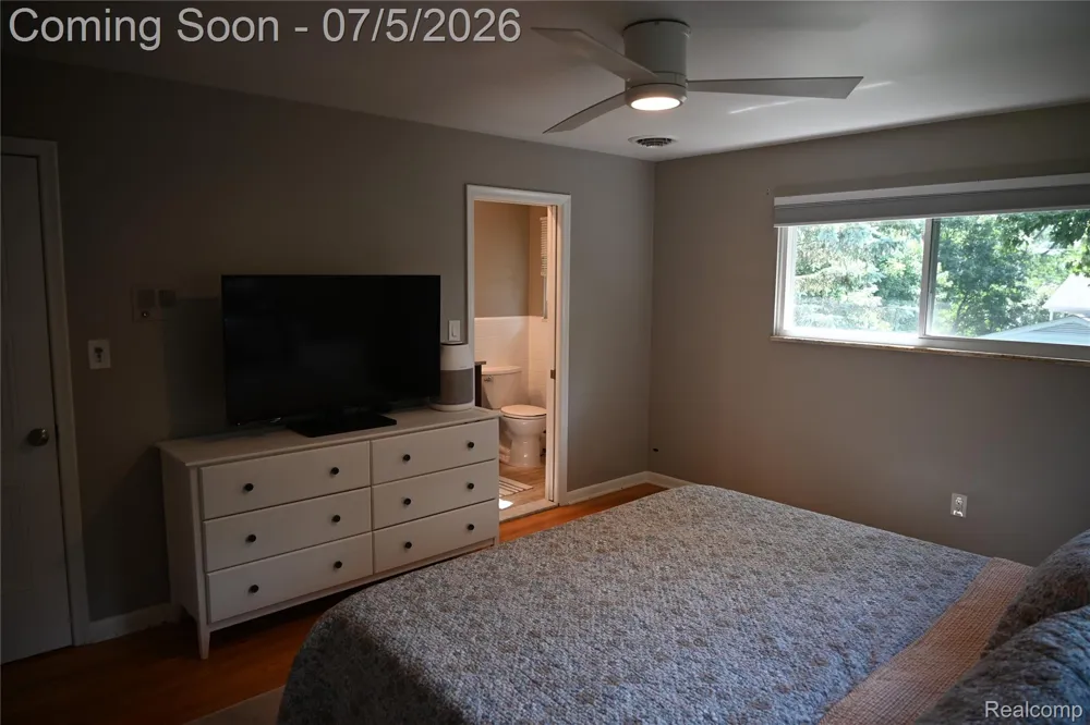 917 S Reading Road S Bloomfield Hills City, MI 48304
