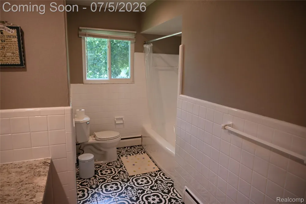 917 S Reading Road S Bloomfield Hills City, MI 48304