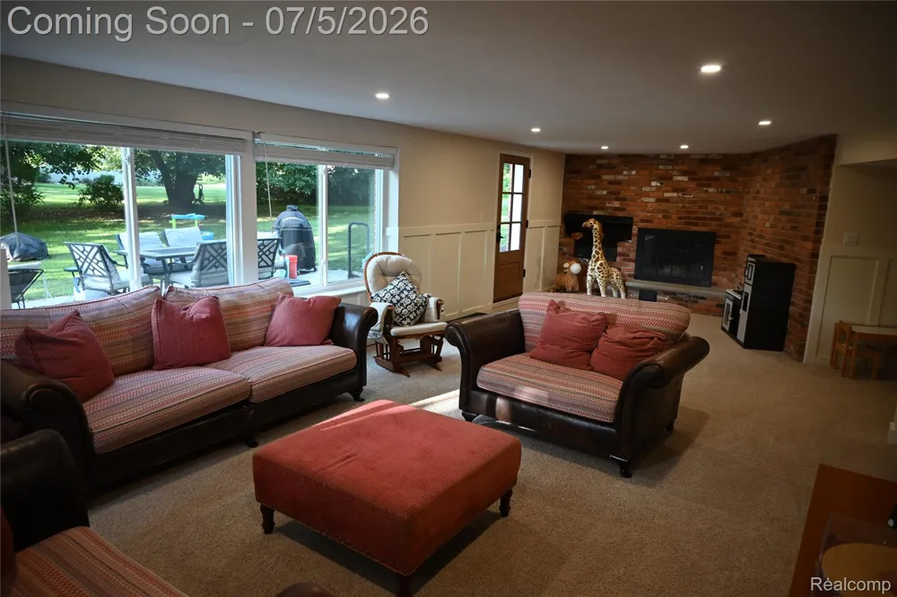 917 S Reading Road S Bloomfield Hills City, MI 48304