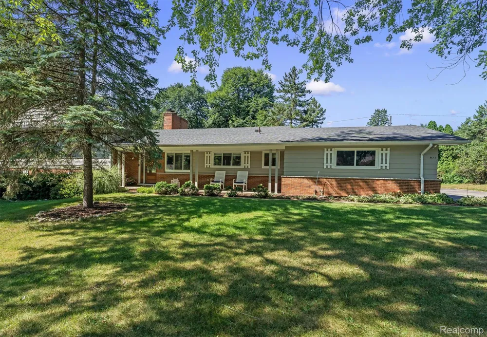 917 S Reading Road S Bloomfield Hills City, MI 48304