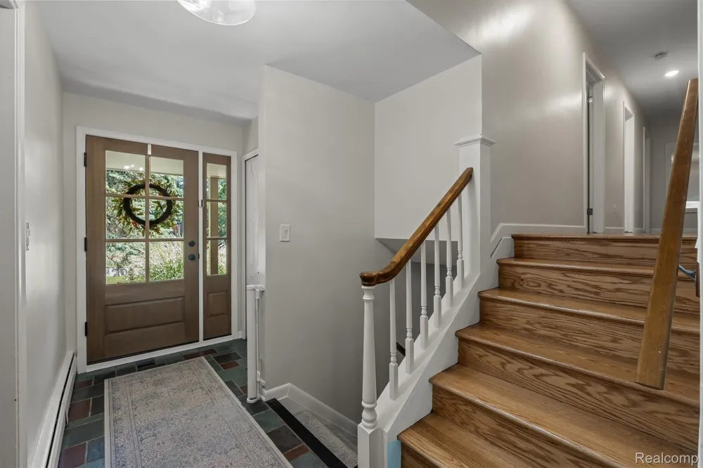917 S Reading Road S Bloomfield Hills City, MI 48304