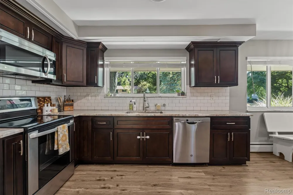 917 S Reading Road S Bloomfield Hills City, MI 48304