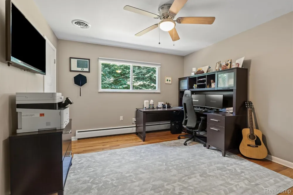 917 S Reading Road S Bloomfield Hills City, MI 48304