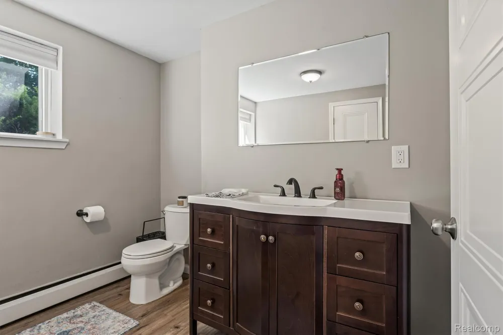 917 S Reading Road S Bloomfield Hills City, MI 48304