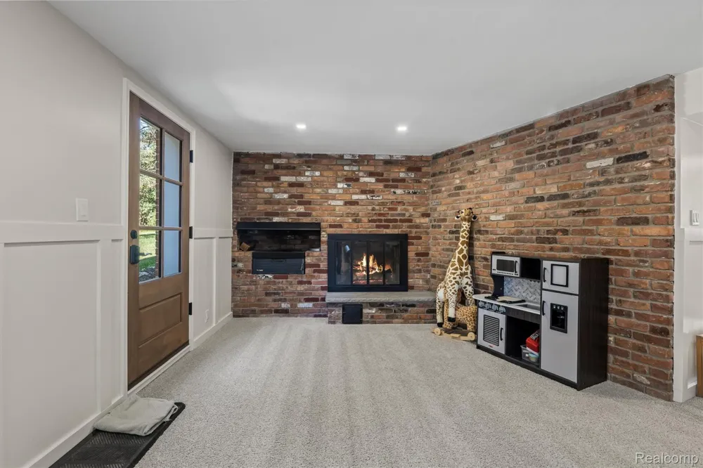917 S Reading Road S Bloomfield Hills City, MI 48304