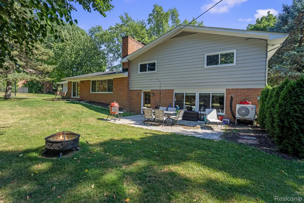 917 S Reading Road S Bloomfield Hills City, MI 48304