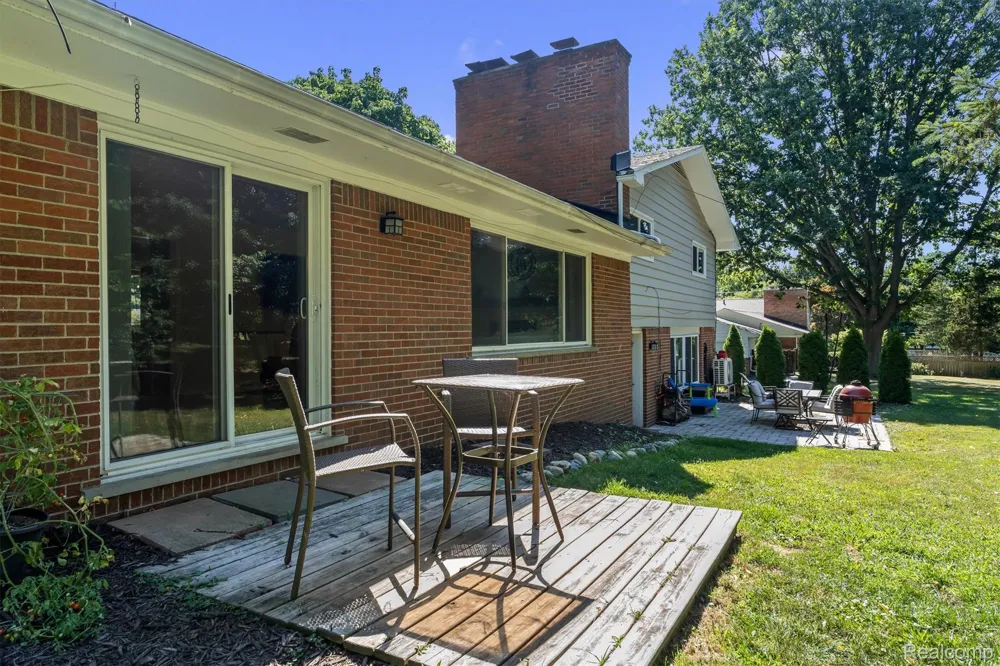 917 S Reading Road S Bloomfield Hills City, MI 48304