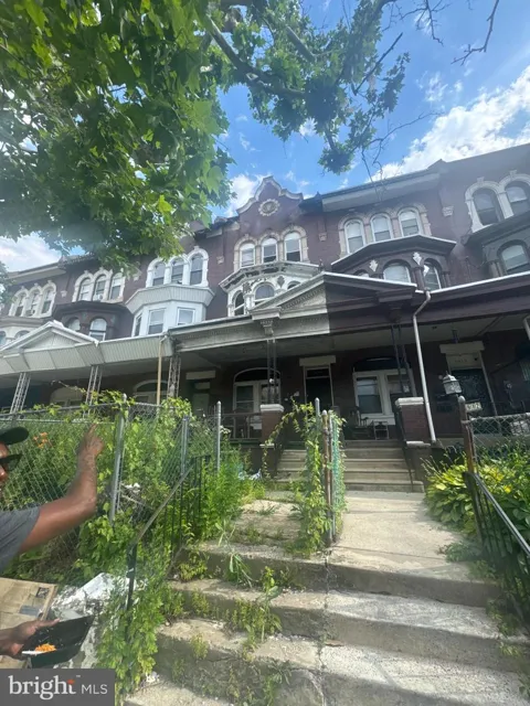 1910 W VENANGO STREET