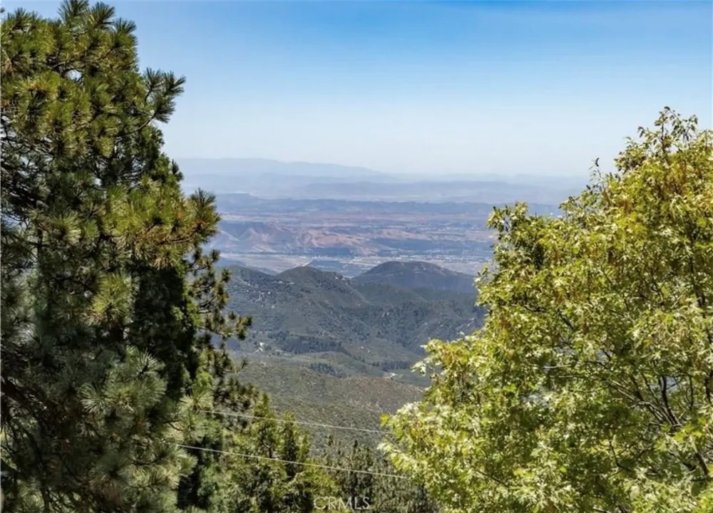 31563 Inspiration Drive Running Springs, CA 92382