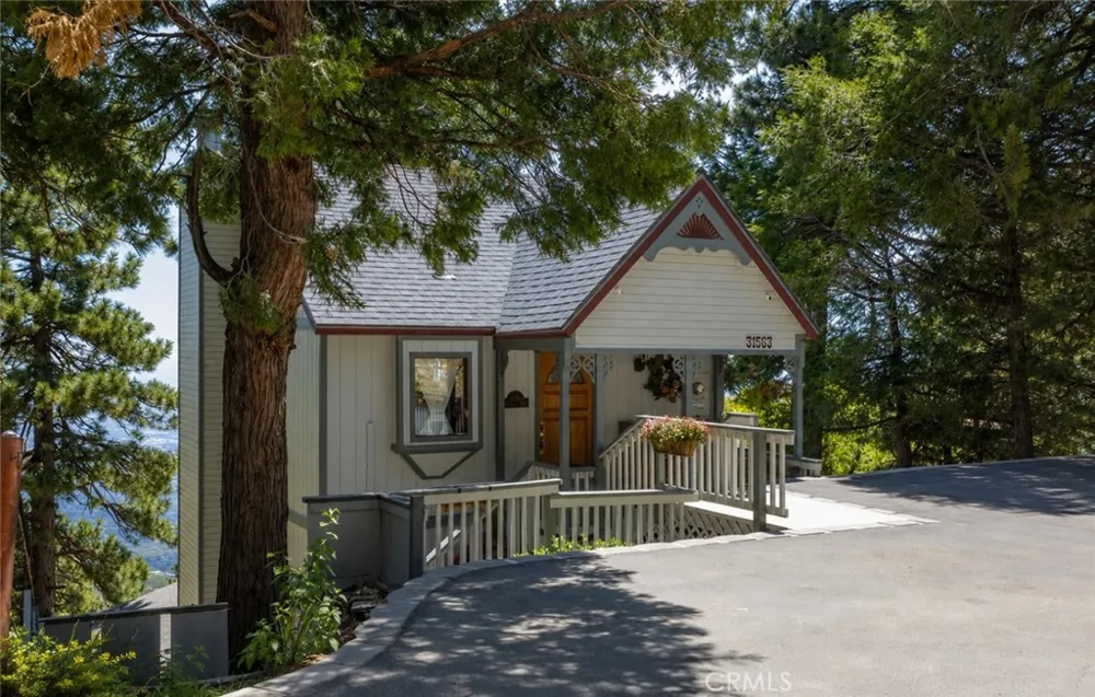 31563 Inspiration Drive Running Springs, CA 92382