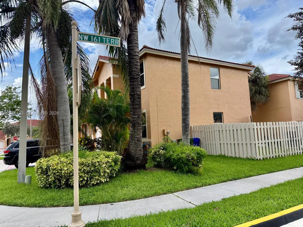 16149 NW 22nd St Pembroke Pines, FL 33028