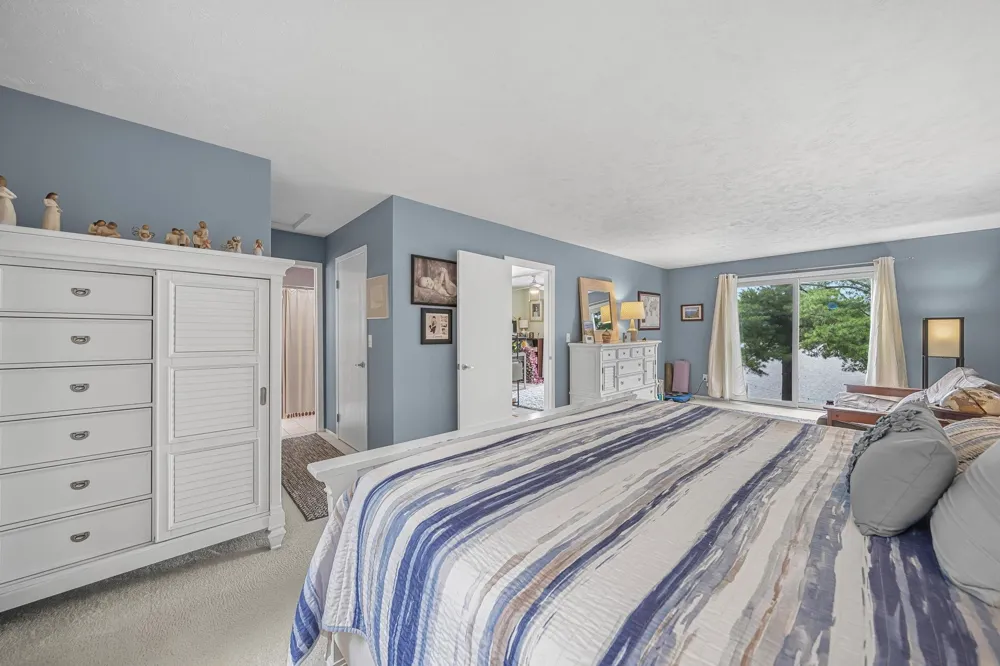2847 Crescent Shores Drive Long Lake Township, MI 49685