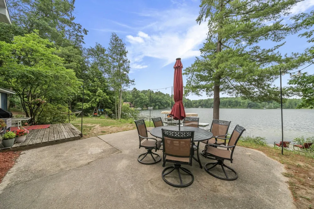 2847 Crescent Shores Drive Long Lake Township, MI 49685
