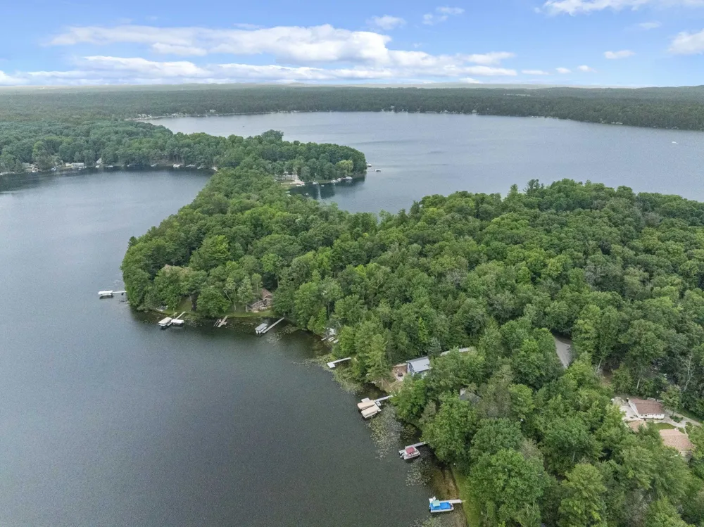 2847 Crescent Shores Drive Long Lake Township, MI 49685
