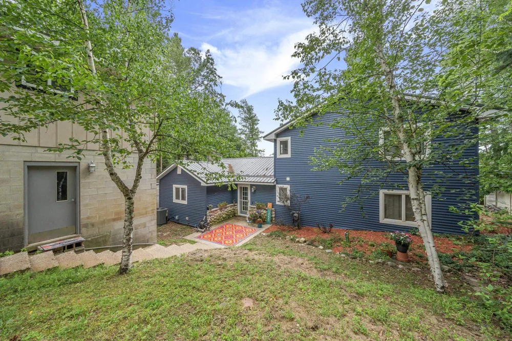 2847 Crescent Shores Drive Long Lake Township, MI 49685