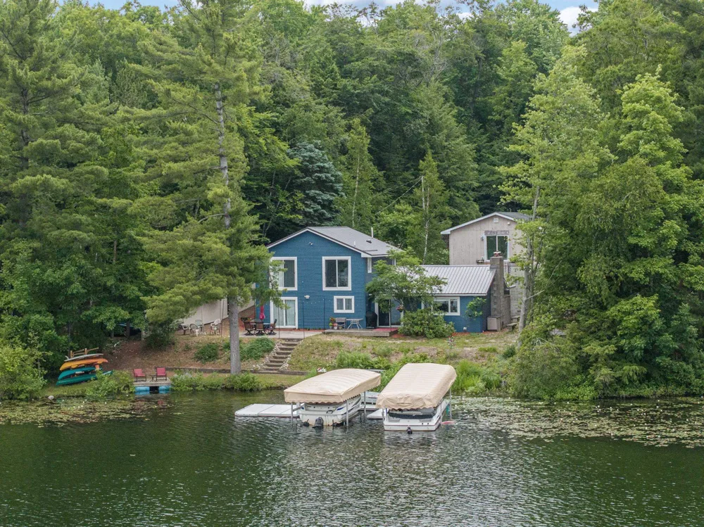 2847 Crescent Shores Drive Long Lake Township, MI 49685