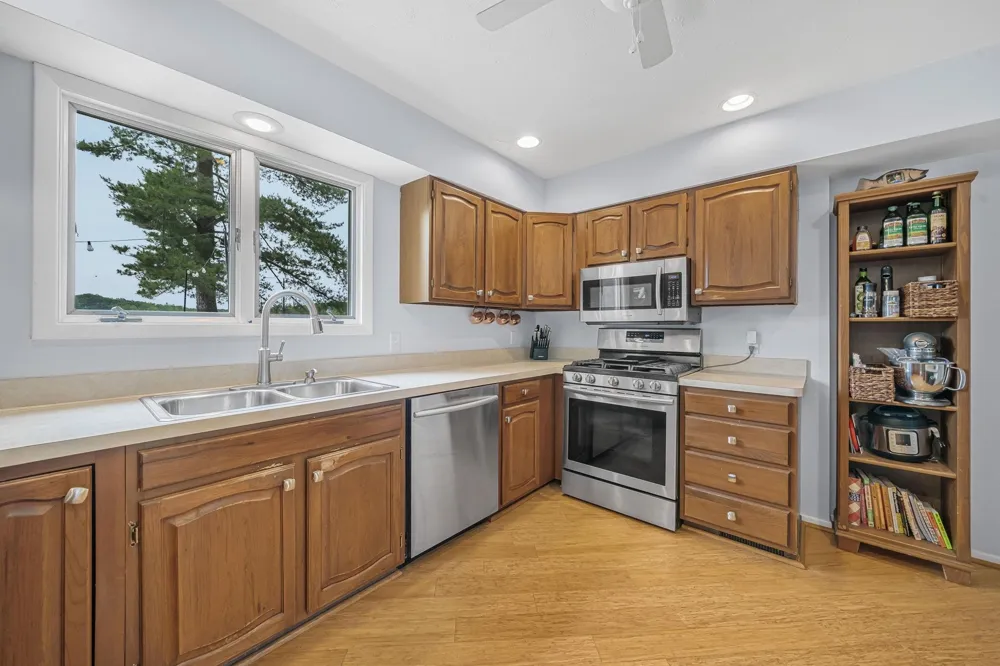 2847 Crescent Shores Drive Long Lake Township, MI 49685