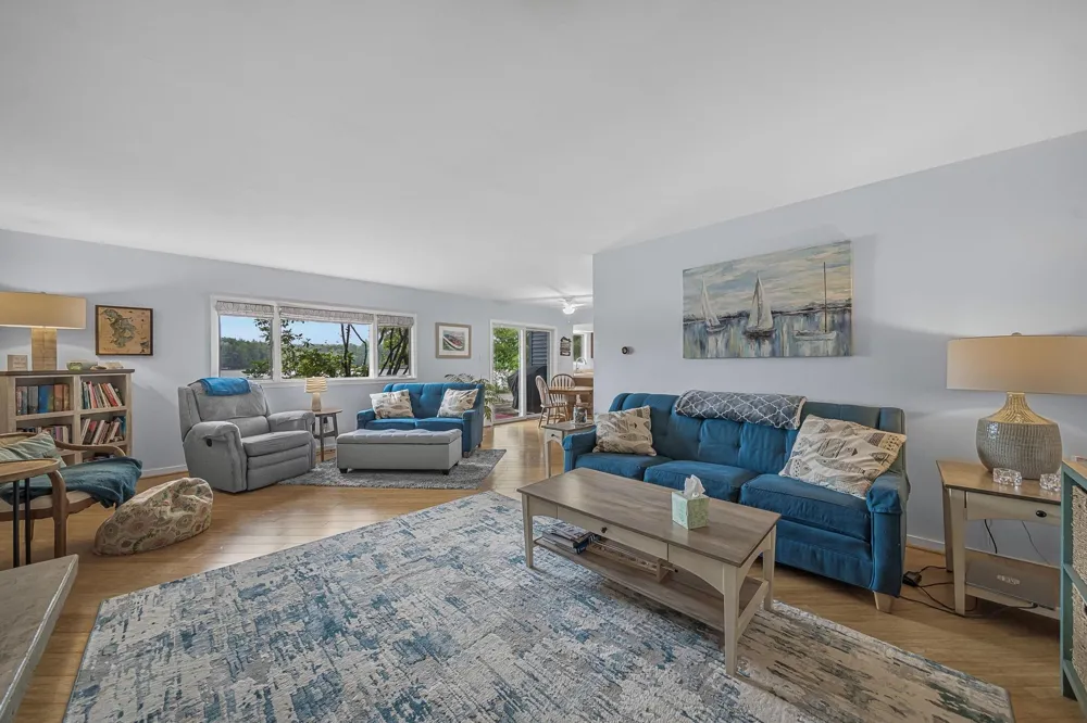 2847 Crescent Shores Drive Long Lake Township, MI 49685