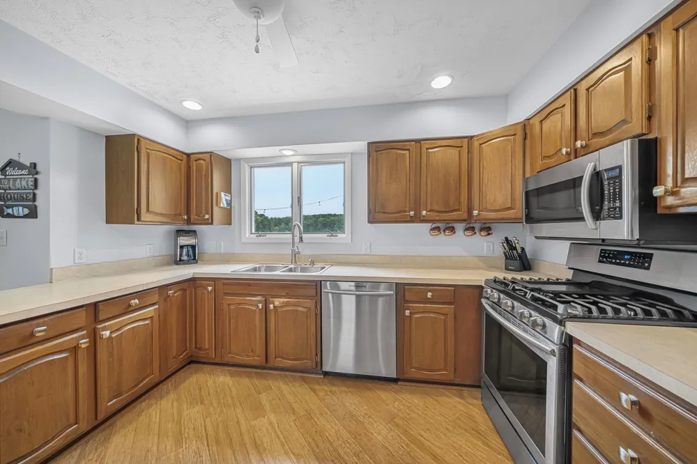 2847 Crescent Shores Drive Long Lake Township, MI 49685