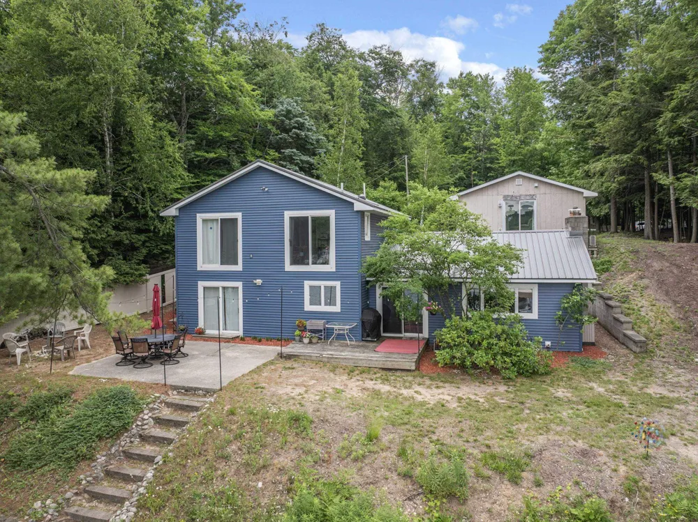 2847 Crescent Shores Drive Long Lake Township, MI 49685
