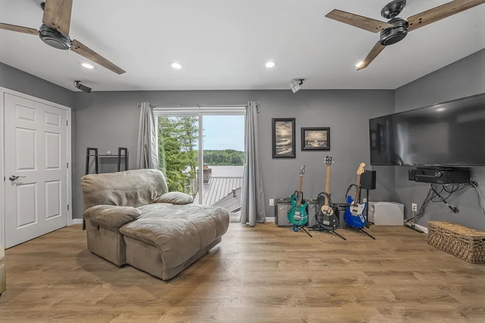 2847 Crescent Shores Drive Long Lake Township, MI 49685