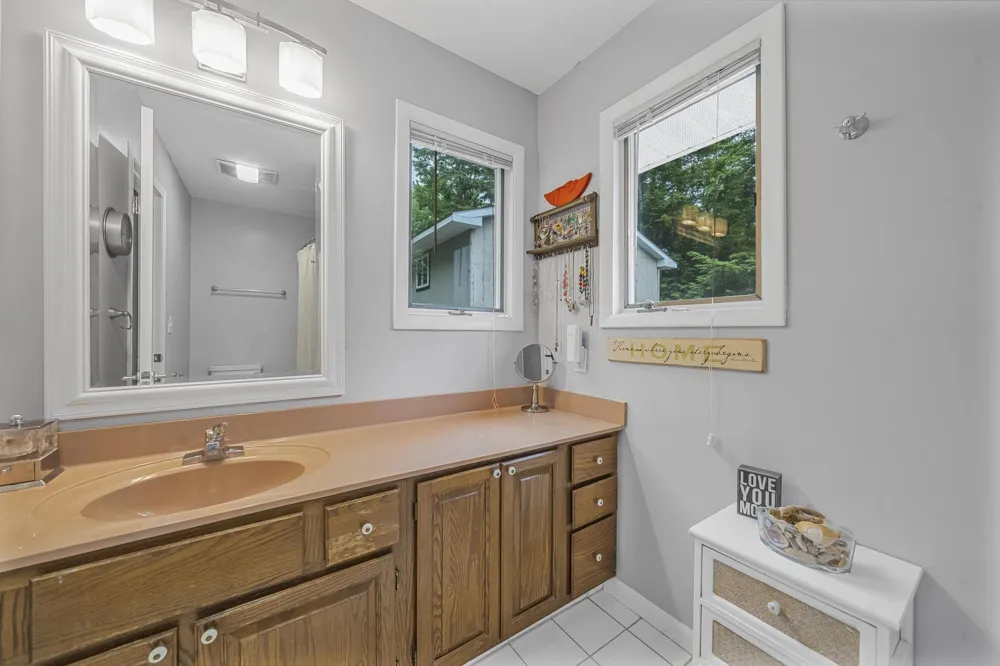 2847 Crescent Shores Drive Long Lake Township, MI 49685