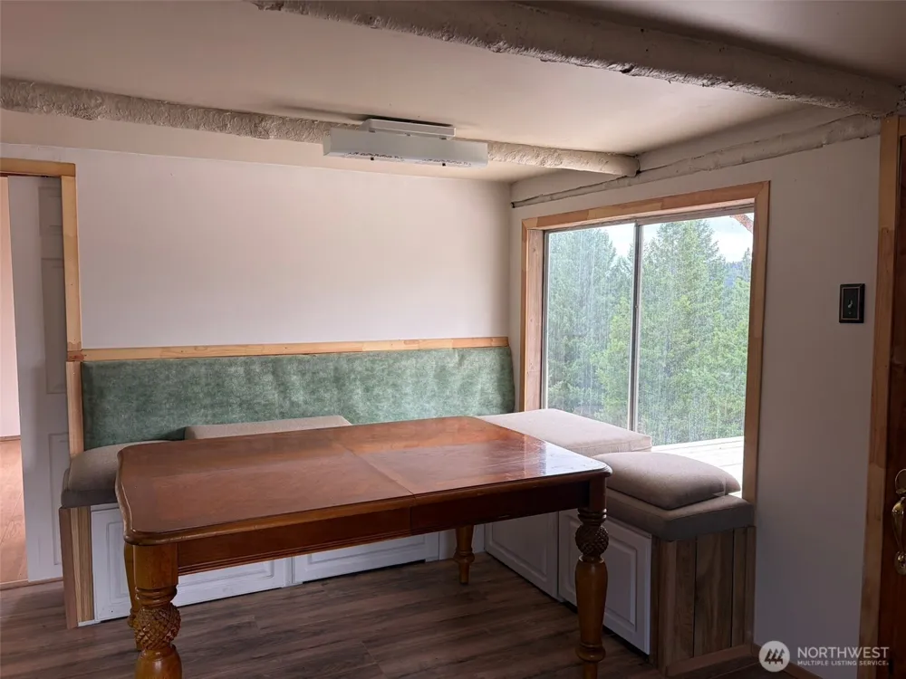 184 Lambert Lane Republic, WA 99166
