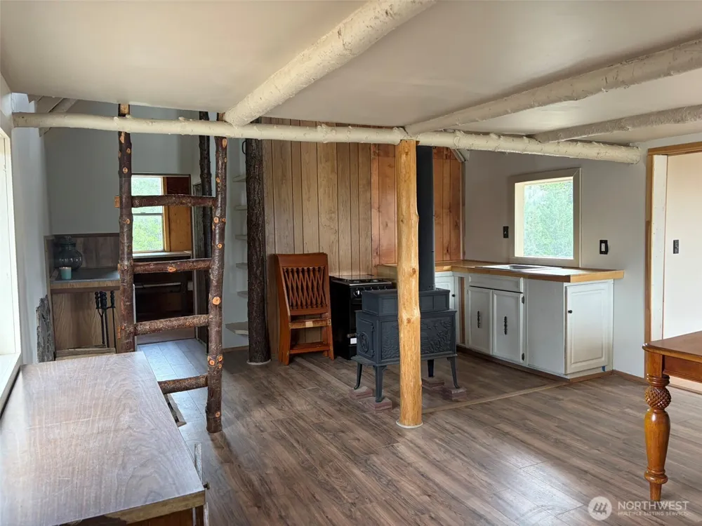 184 Lambert Lane Republic, WA 99166