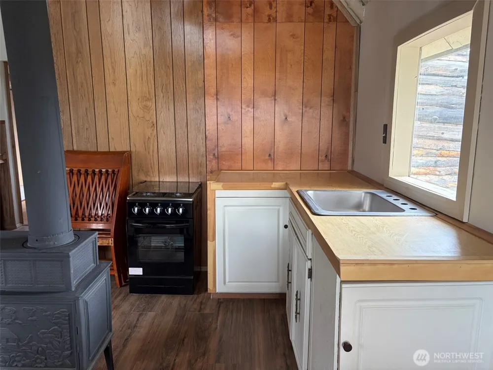 184 Lambert Lane Republic, WA 99166