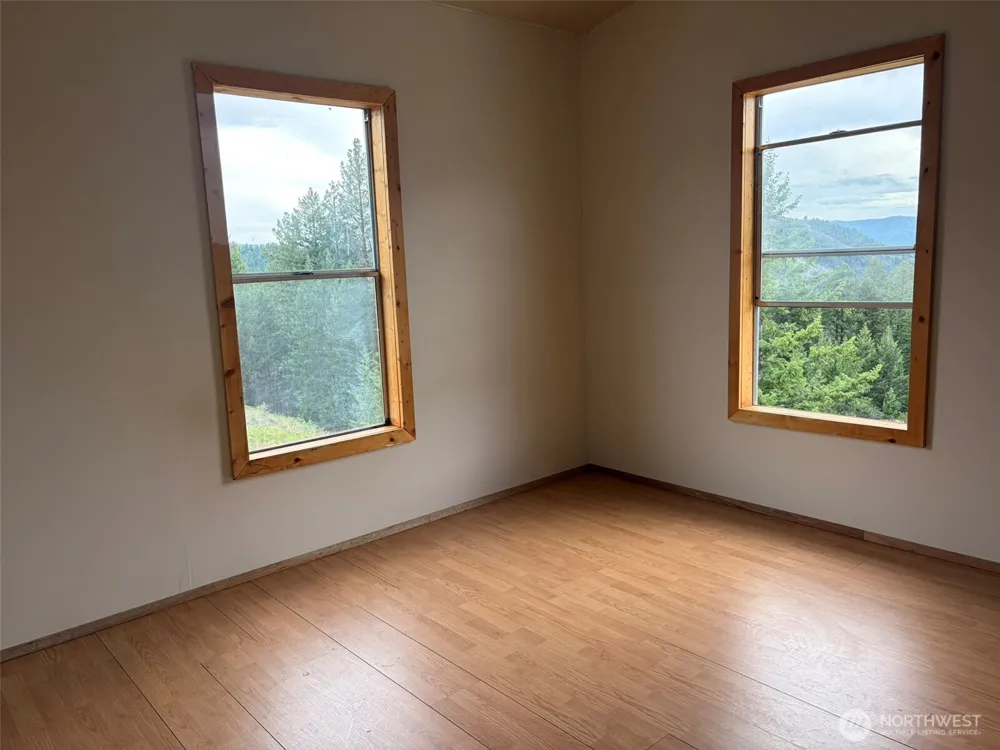 184 Lambert Lane Republic, WA 99166