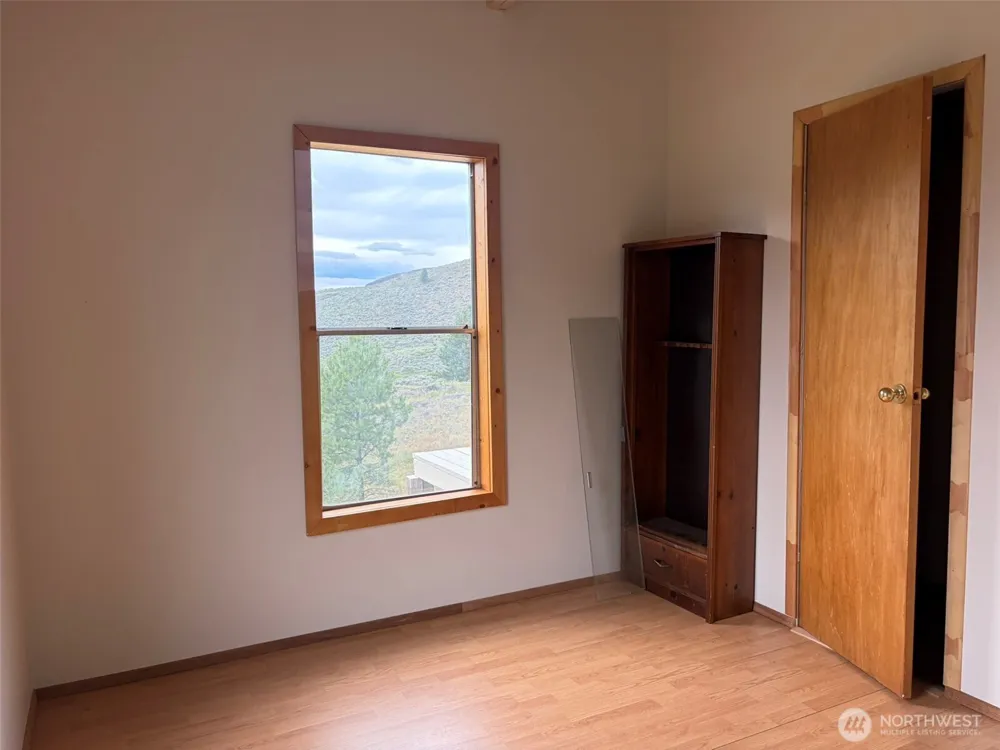 184 Lambert Lane Republic, WA 99166
