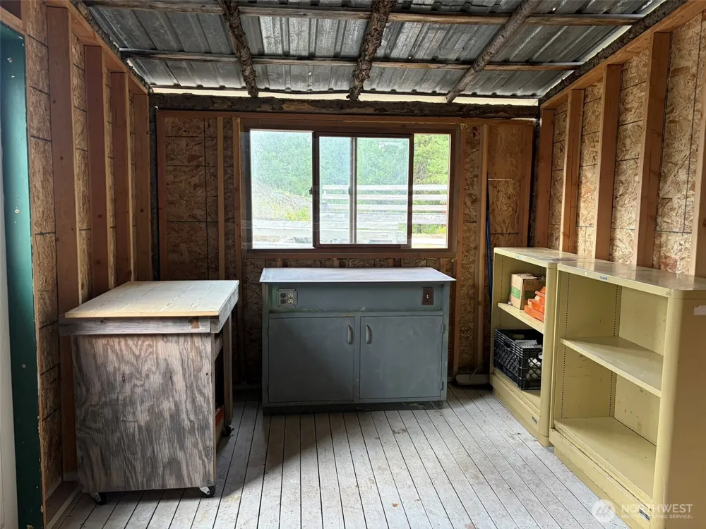 184 Lambert Lane Republic, WA 99166
