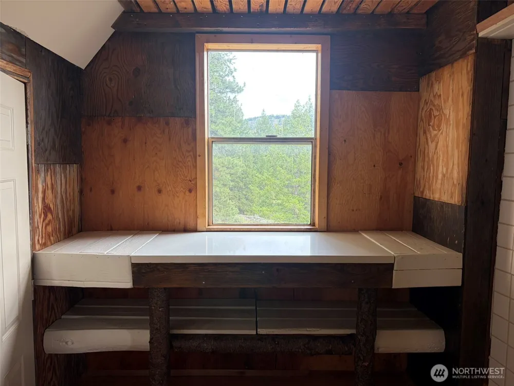 184 Lambert Lane Republic, WA 99166