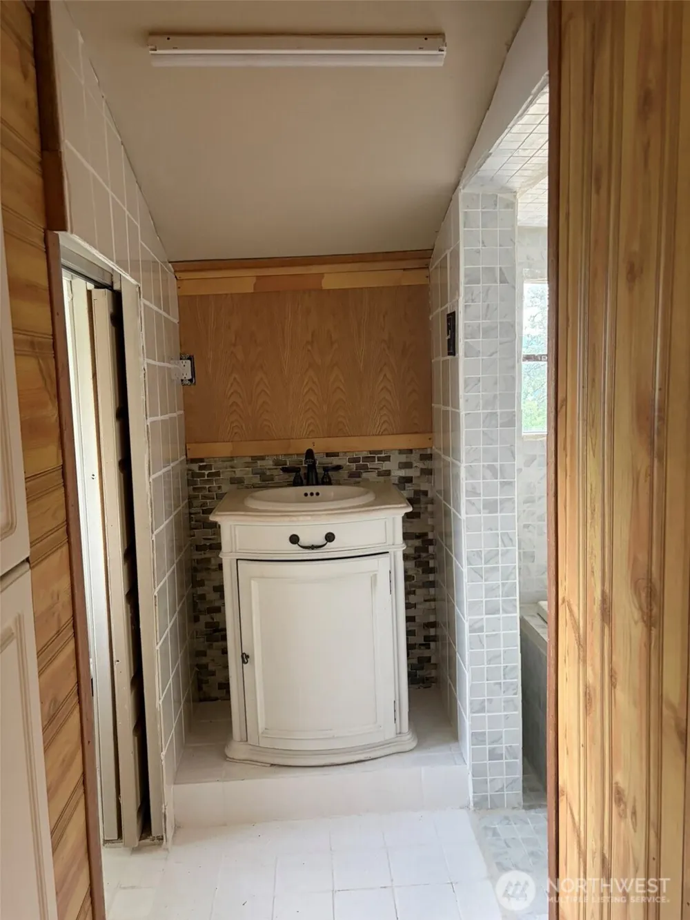 184 Lambert Lane Republic, WA 99166