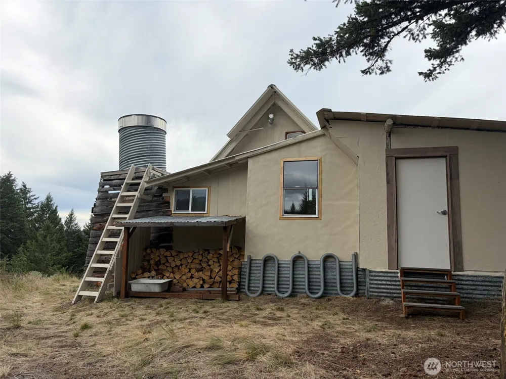184 Lambert Lane Republic, WA 99166