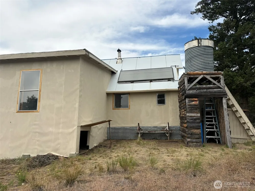 184 Lambert Lane Republic, WA 99166