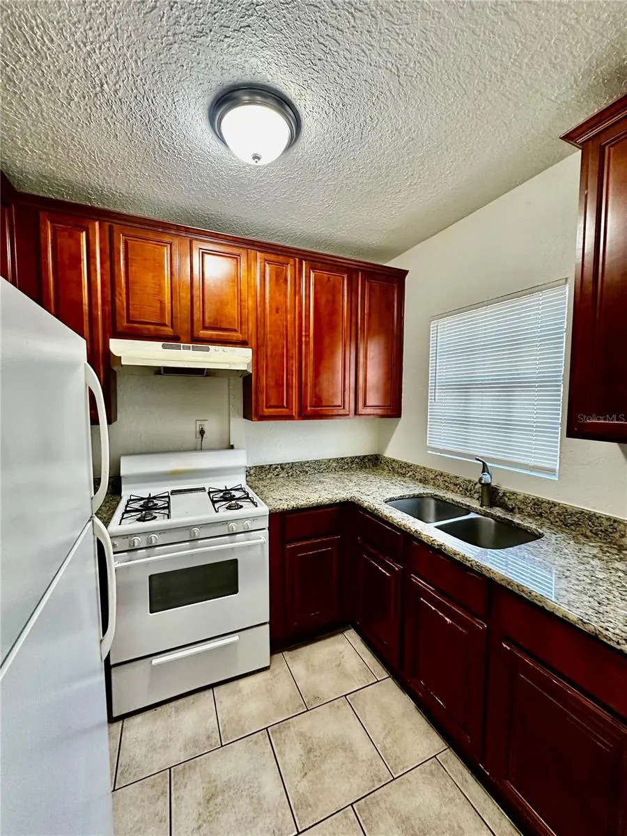 110 MILLS AVENUE #B Orlando, FL 32801
