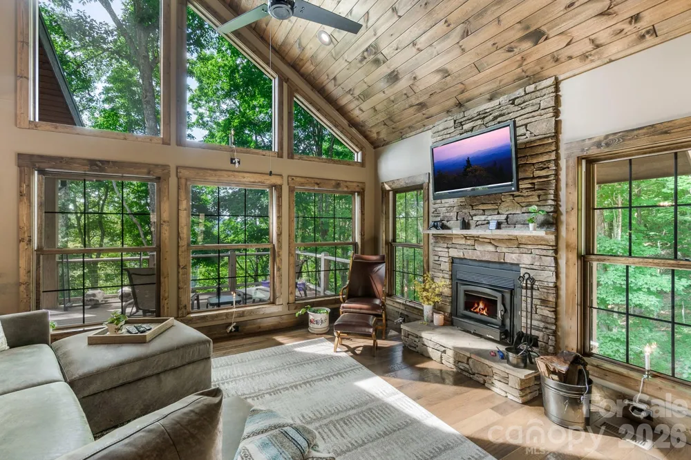 1009 Larkspur Trail Banner Elk, NC 28604