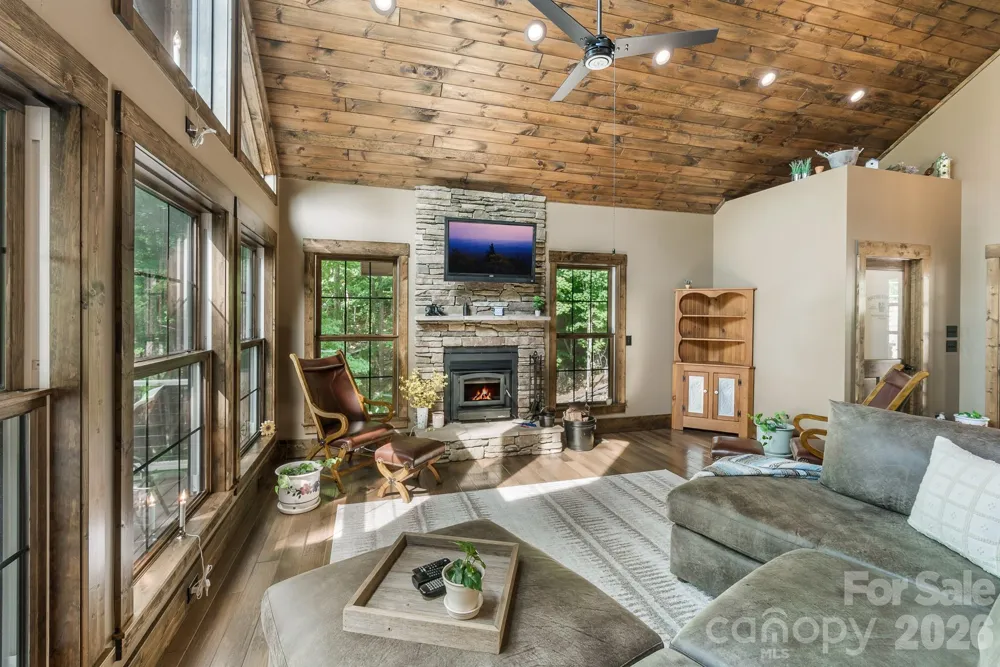 1009 Larkspur Trail Banner Elk, NC 28604