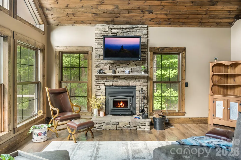 1009 Larkspur Trail Banner Elk, NC 28604