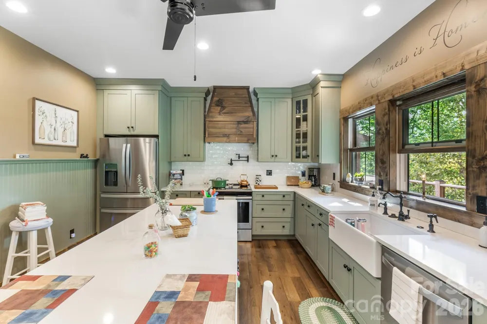 1009 Larkspur Trail Banner Elk, NC 28604