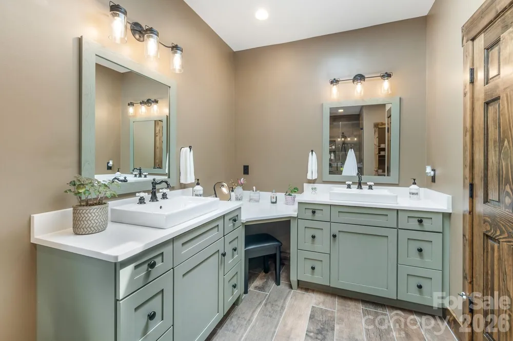 1009 Larkspur Trail Banner Elk, NC 28604