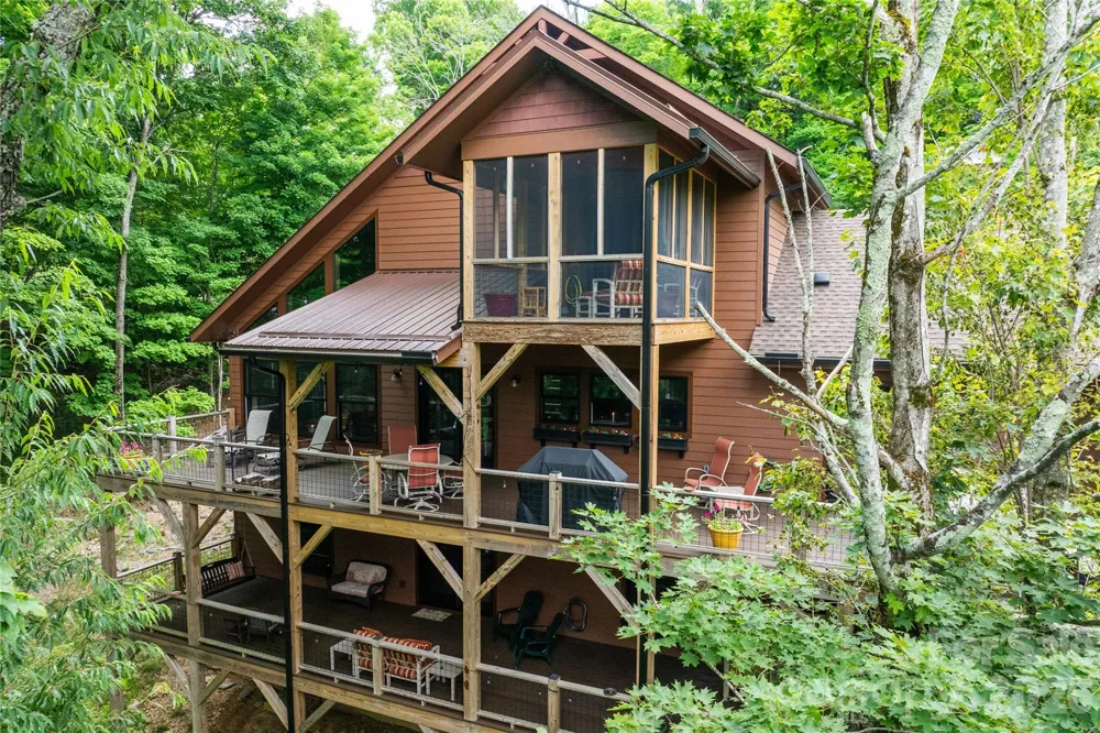 1009 Larkspur Trail Banner Elk, NC 28604