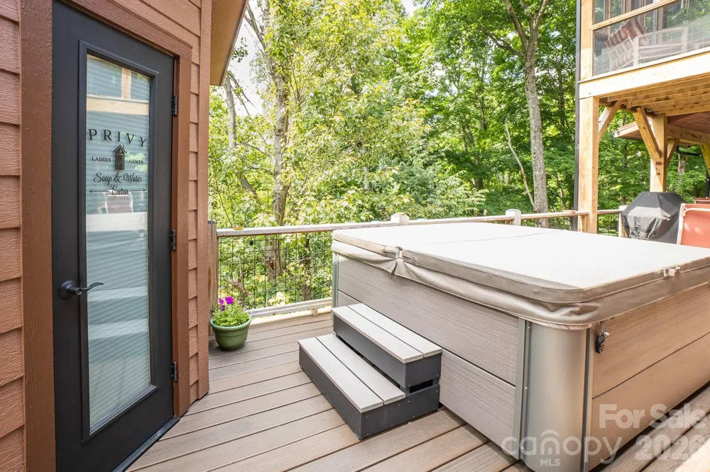 1009 Larkspur Trail Banner Elk, NC 28604