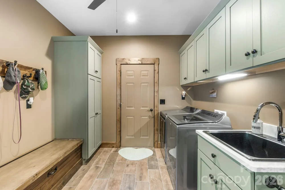 1009 Larkspur Trail Banner Elk, NC 28604