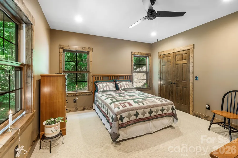 1009 Larkspur Trail Banner Elk, NC 28604