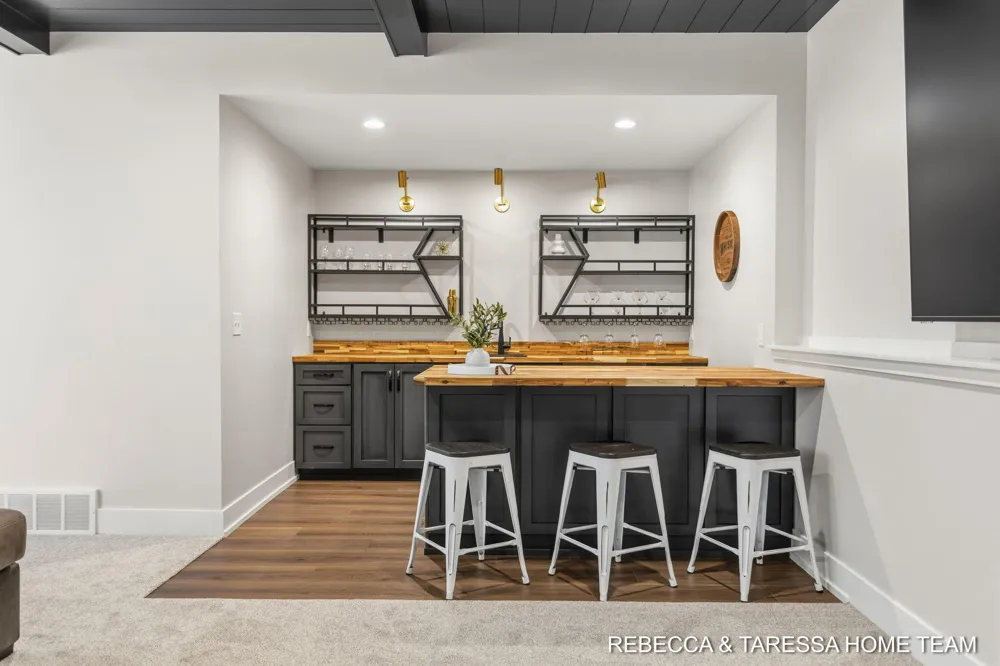 400 Sabine Drive Egelston Township, MI 49442