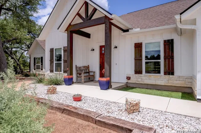 112 Nat Nolan Blanco, TX 78606
