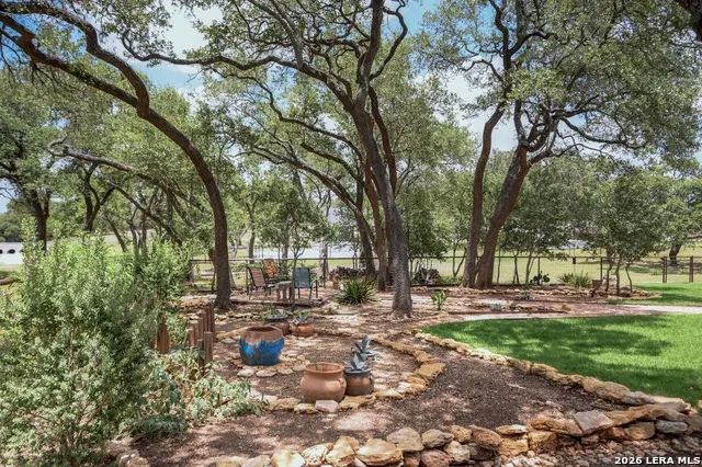 112 Nat Nolan Blanco, TX 78606