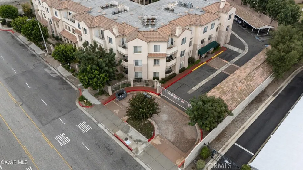 130 S Barranca #305 West Covina, CA 91791